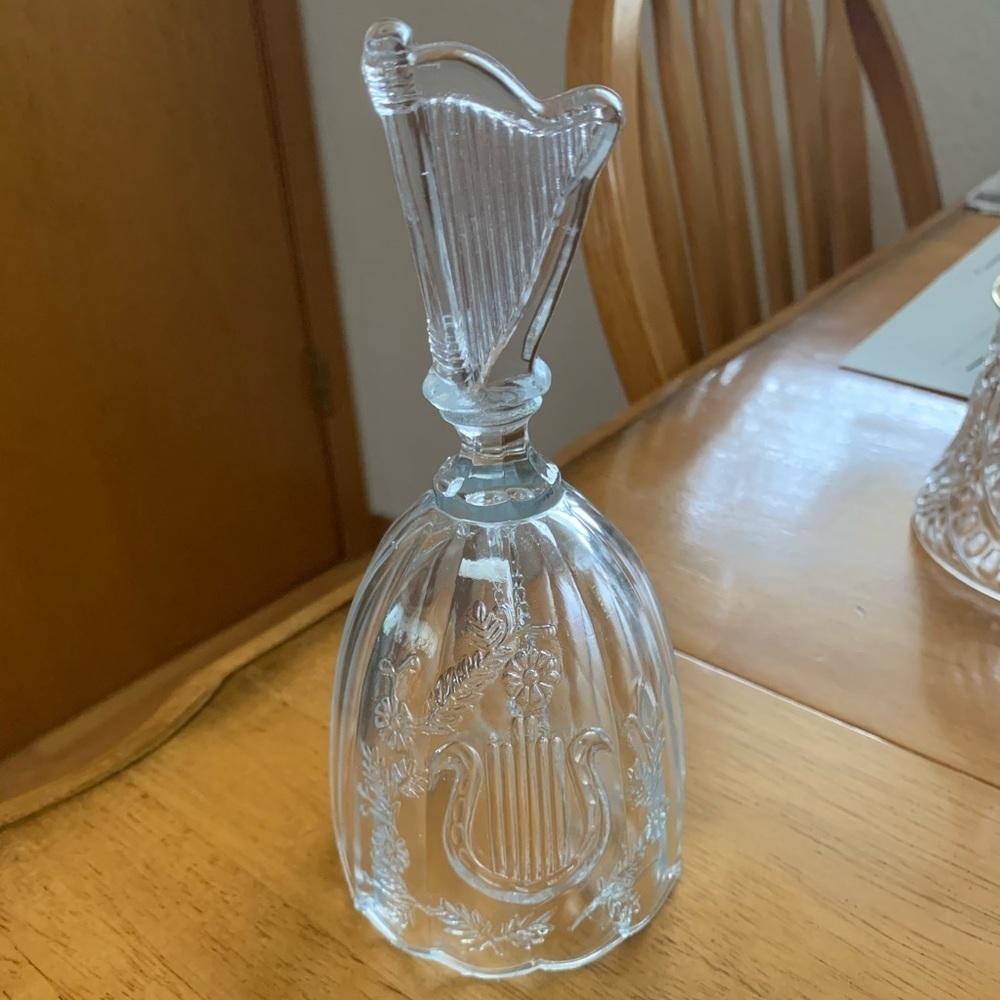 Crystal bell